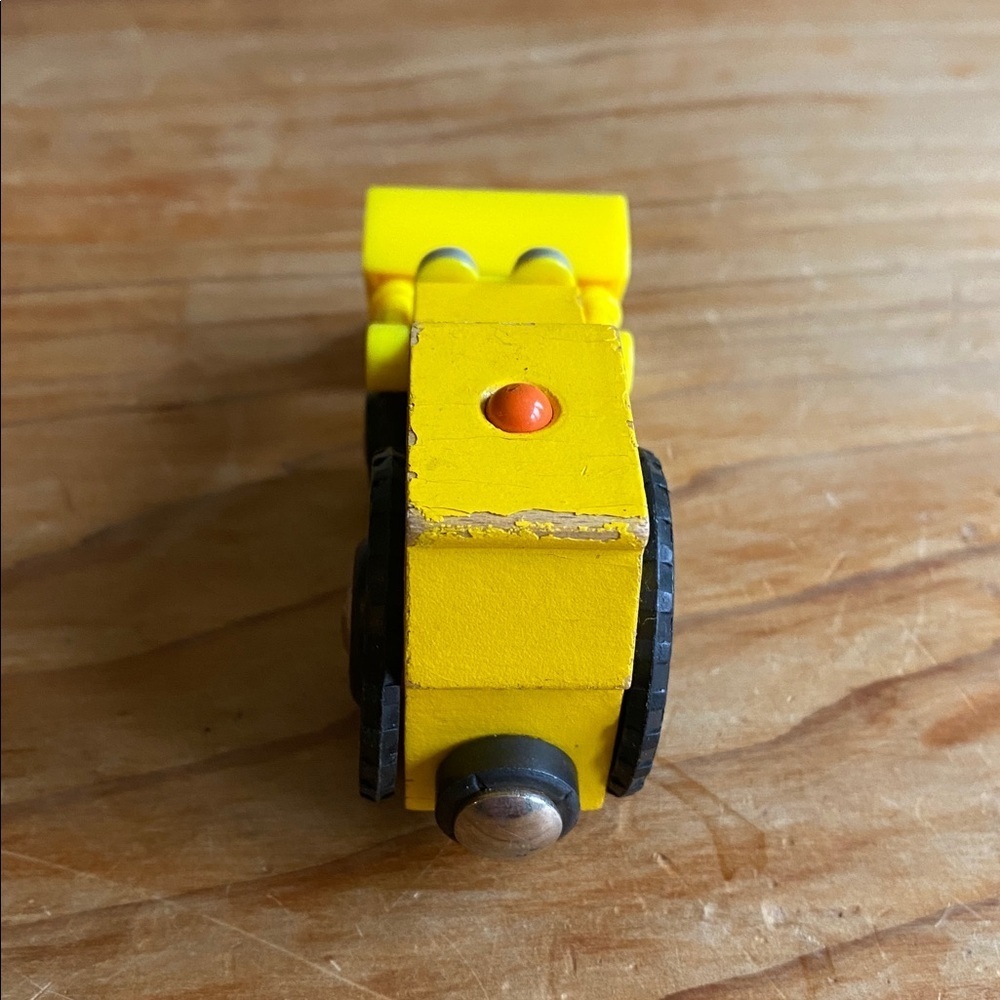 VTG “Scoop” from Bob the Builder - Picture 3 of 5